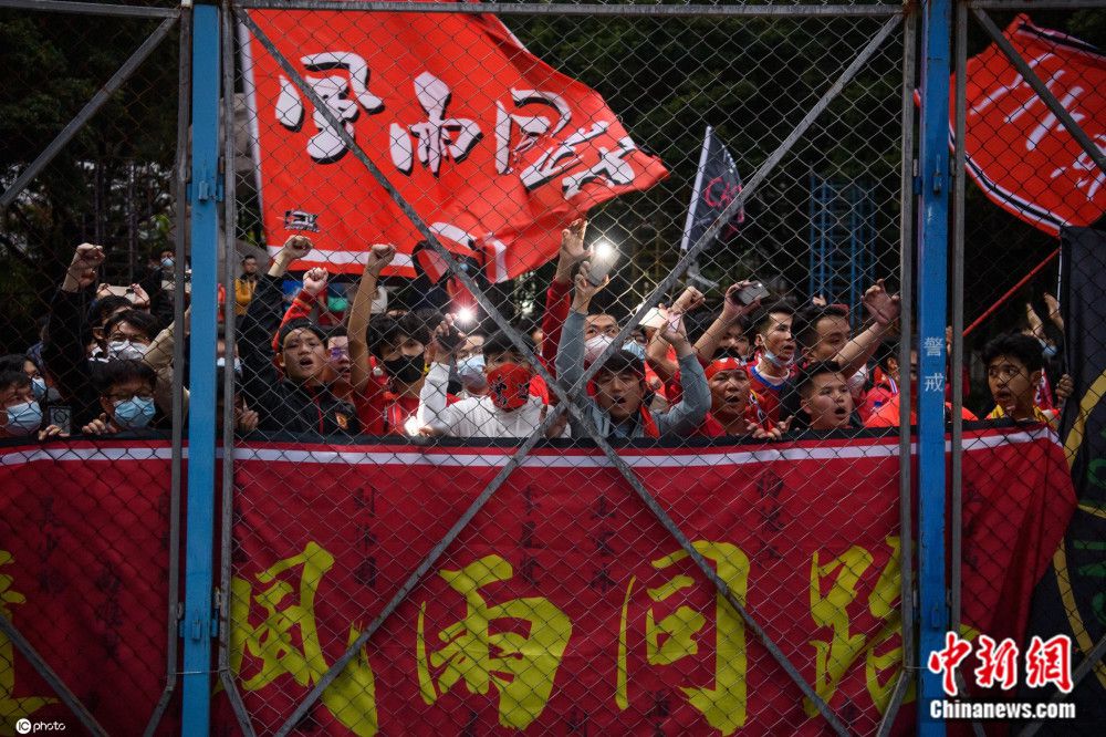 香港在台前幕后方面都有优势，最近和芒果台合作《声生不息》产生很大的效应，一批广东歌重新再热起来。